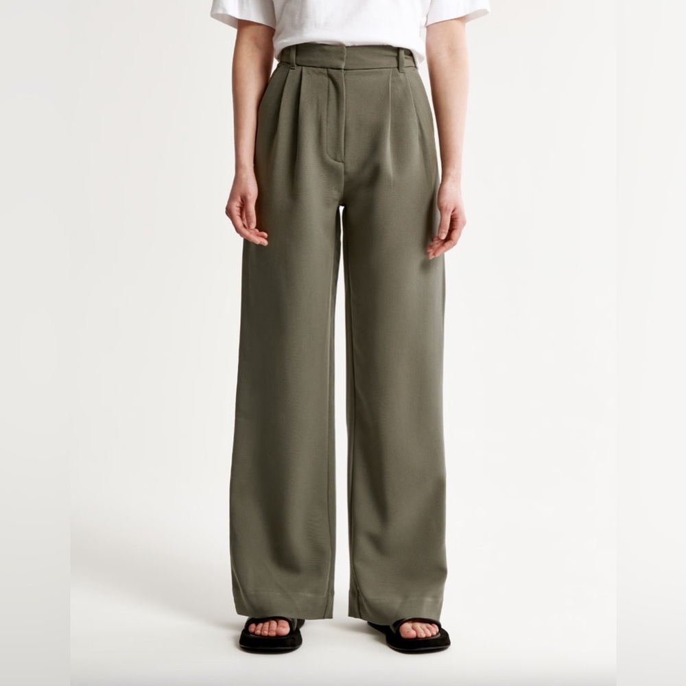 24S Abercrombie & Fitch Olive Wide-Leg Trousers